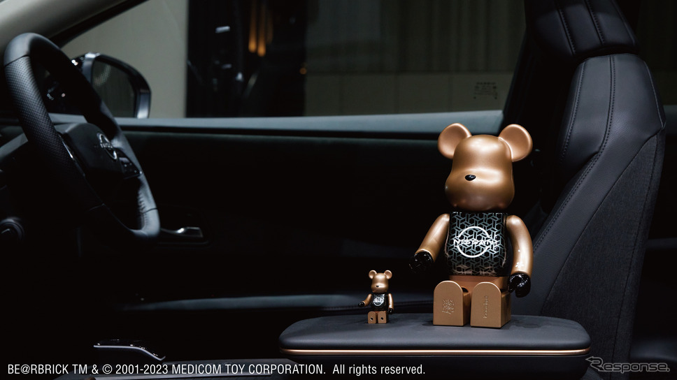 NISSAN 90周年記念 BE@RBRICK 100% & 400%《写真提供:日産自動車》
