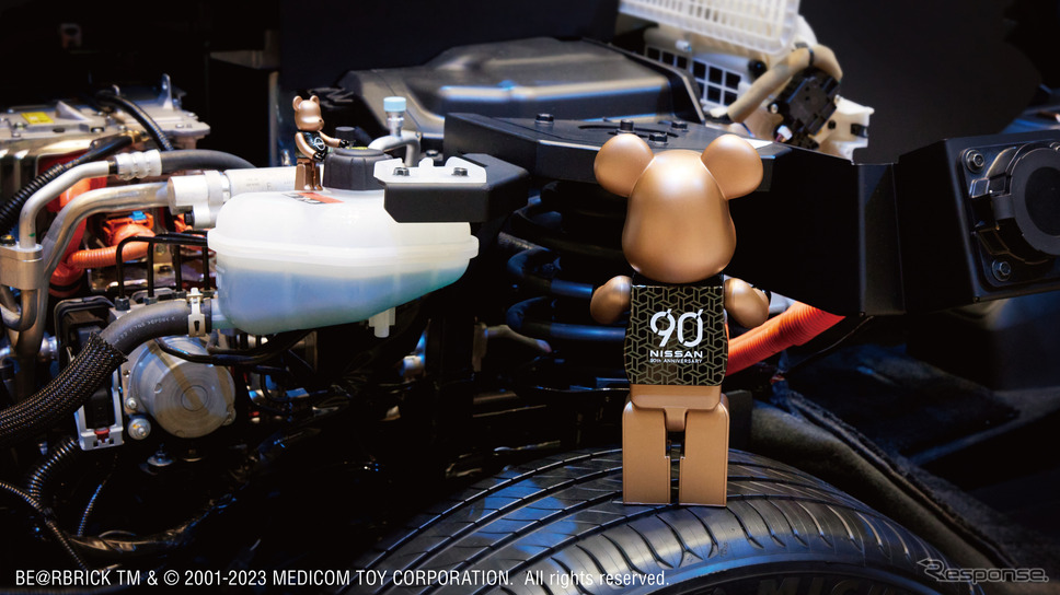 NISSAN 90周年記念 BE@RBRICK 100% & 400%《写真提供:日産自動車》