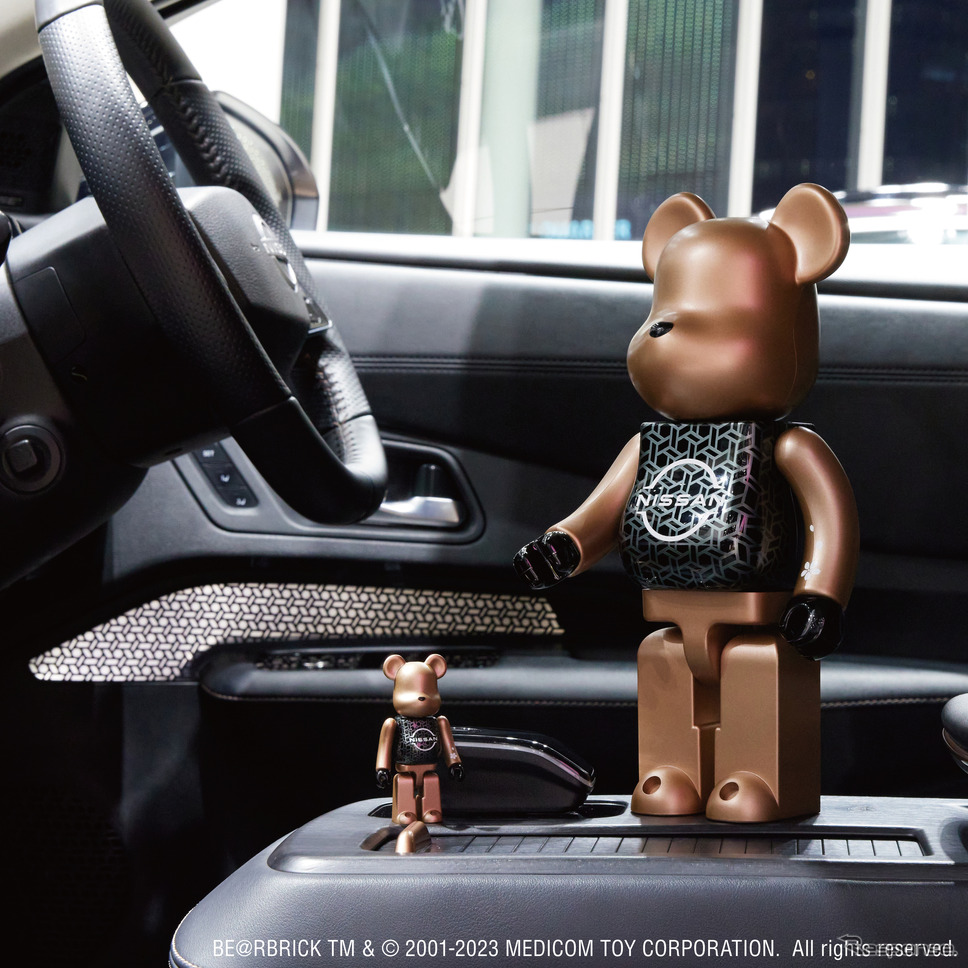 NISSAN 90周年記念 BE@RBRICK 100% & 400%《写真提供:日産自動車》