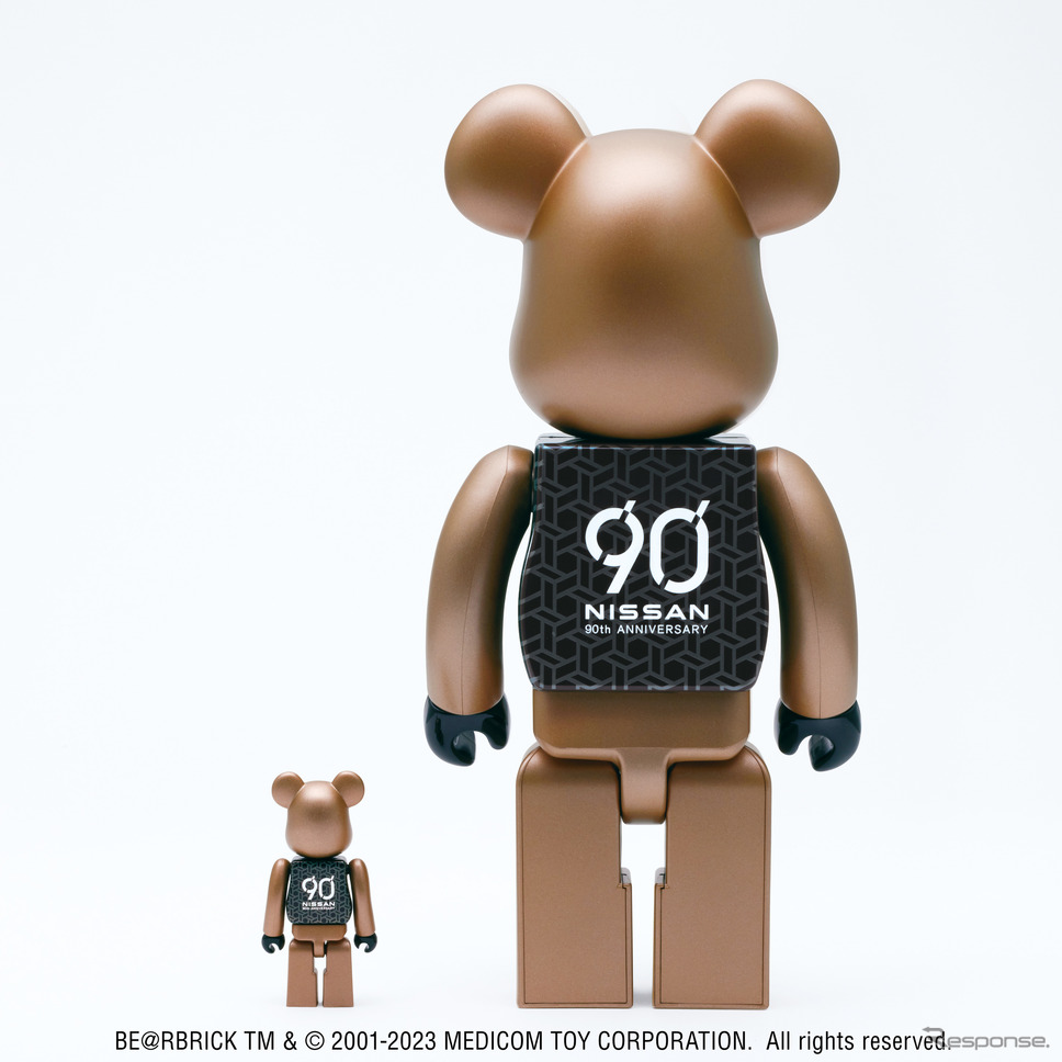 NISSAN 90周年記念 BE@RBRICK 100% & 400%《写真提供:日産自動車》