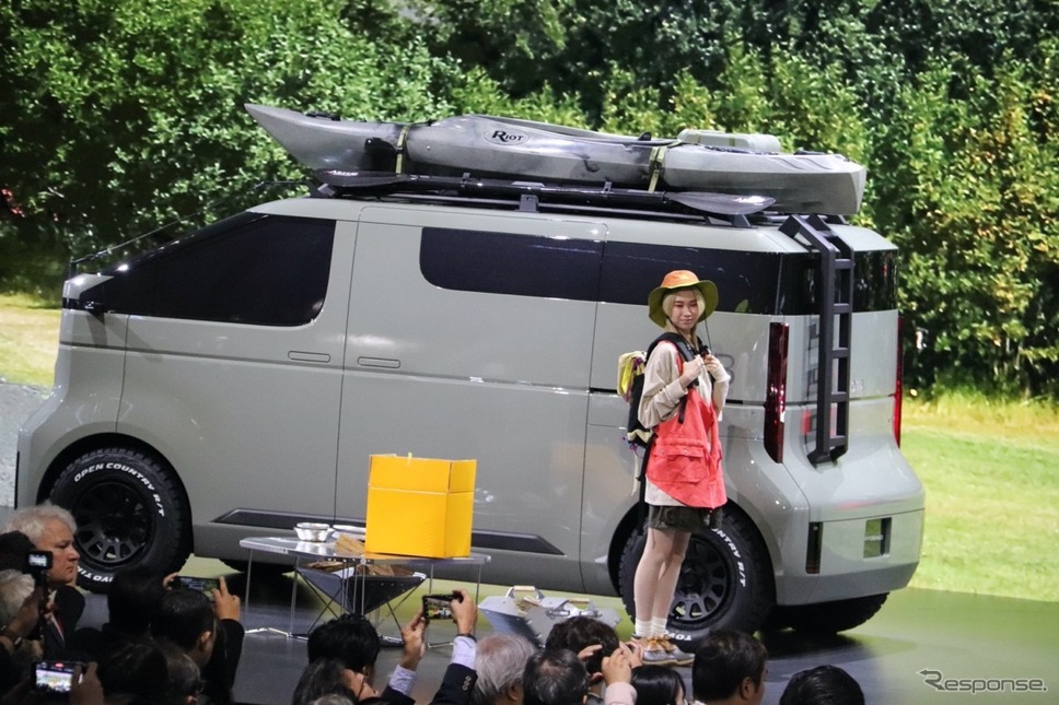 トヨタ自動車のプレスカンファレンス（ジャパンモビリティショー2023）《写真撮影 中尾真二》