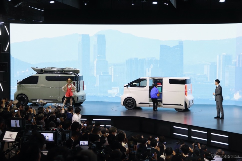 トヨタ自動車のプレスカンファレンス（ジャパンモビリティショー2023）《写真撮影 中尾真二》