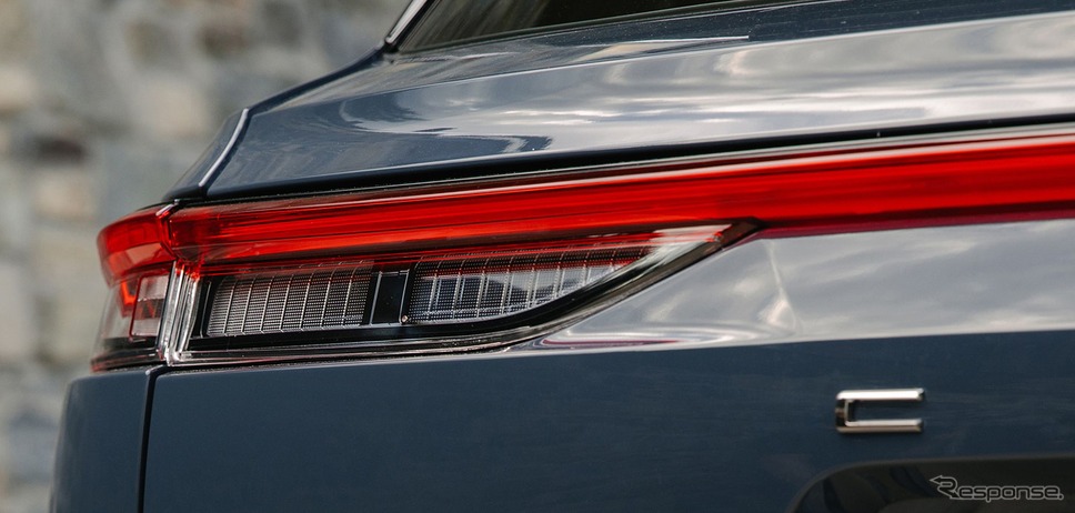 トヨタの新型車のティザー写真《photo by Toyota》