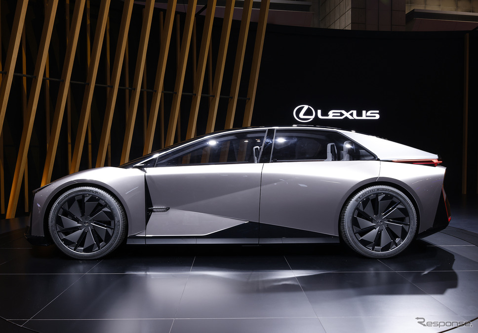 レクサス LF-ZC(ジャパンモビリティショー2023)《写真撮影 郡大二郎》