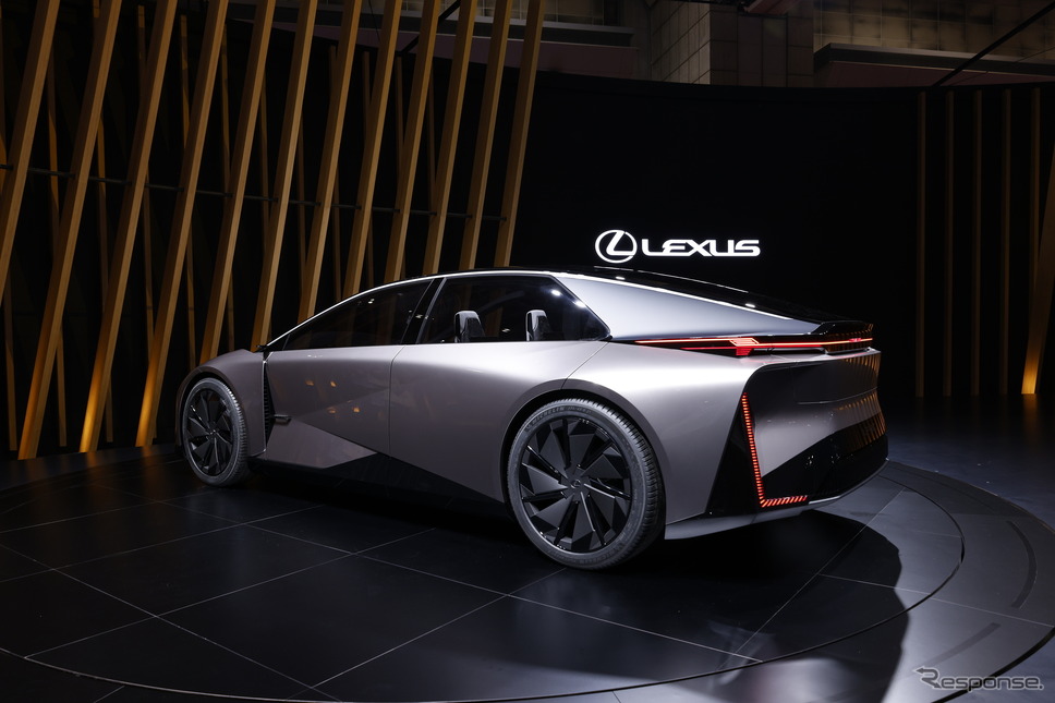 レクサス LF-ZC(ジャパンモビリティショー2023)《写真撮影 郡大二郎》
