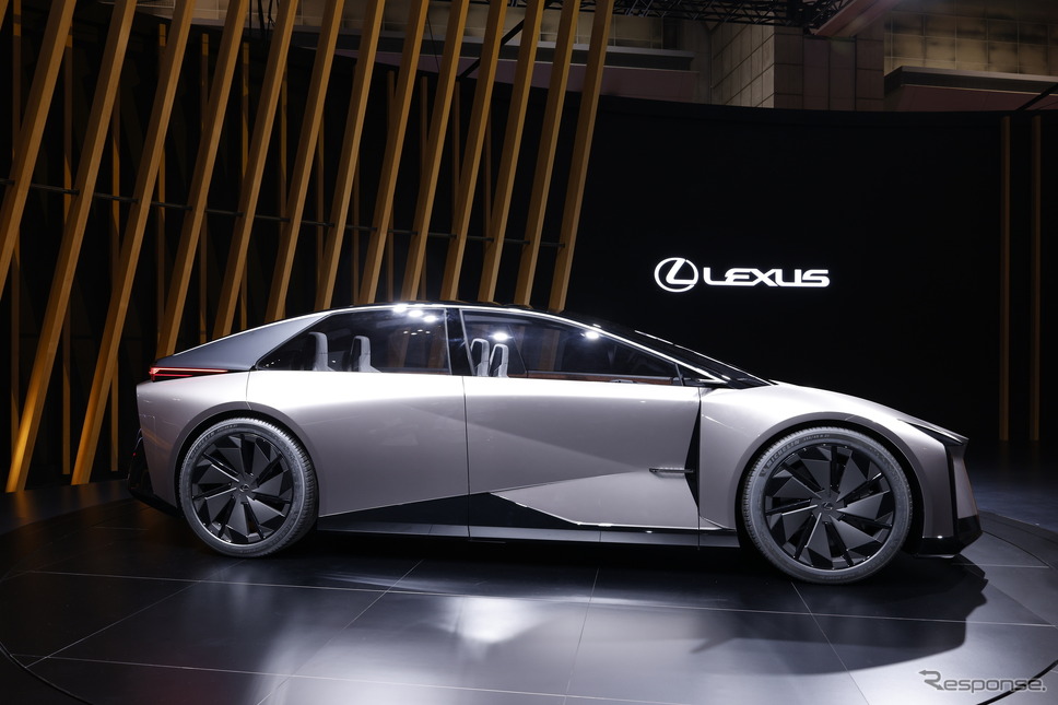 レクサス LF-ZC(ジャパンモビリティショー2023)《写真撮影 郡大二郎》