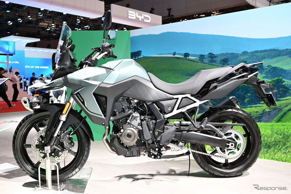 スズキ Vストローム800(ジャパンモビリティショー2023)《写真撮影 安藤貴史》