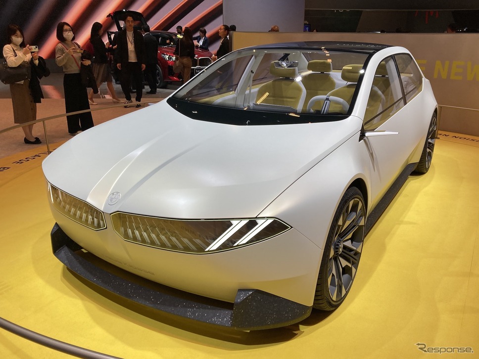 BMW ヴィジョン・ノイエ・クラッセ(ジャパンモビリティショー2023)《写真撮影 高木啓》