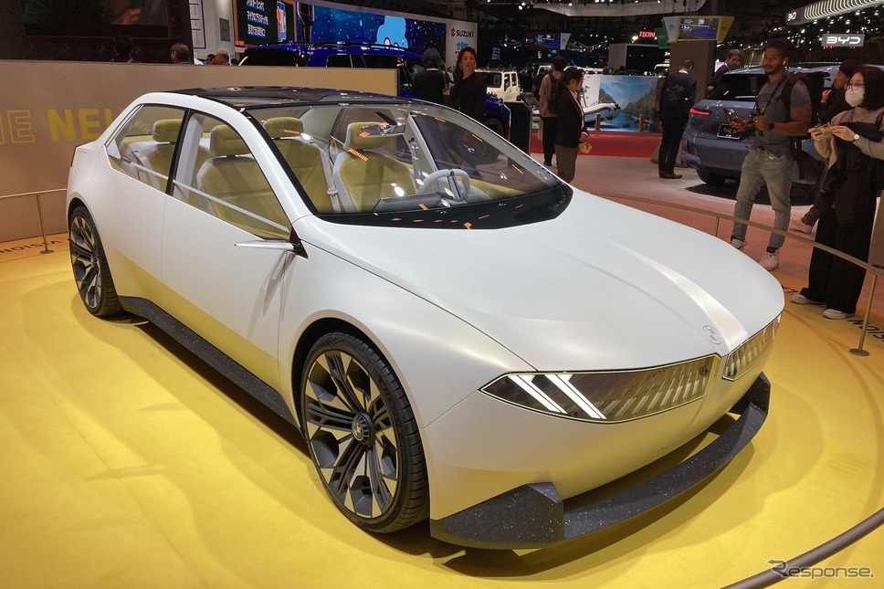 BMW ヴィジョン・ノイエ・クラッセ(ジャパンモビリティショー2023)《写真撮影 高木啓》