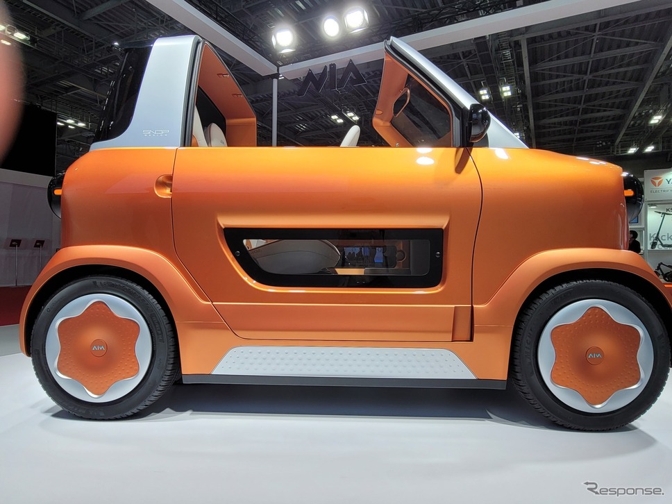 AIM EV MICRO 01のサイドビュー。《写真撮影 根岸智幸》