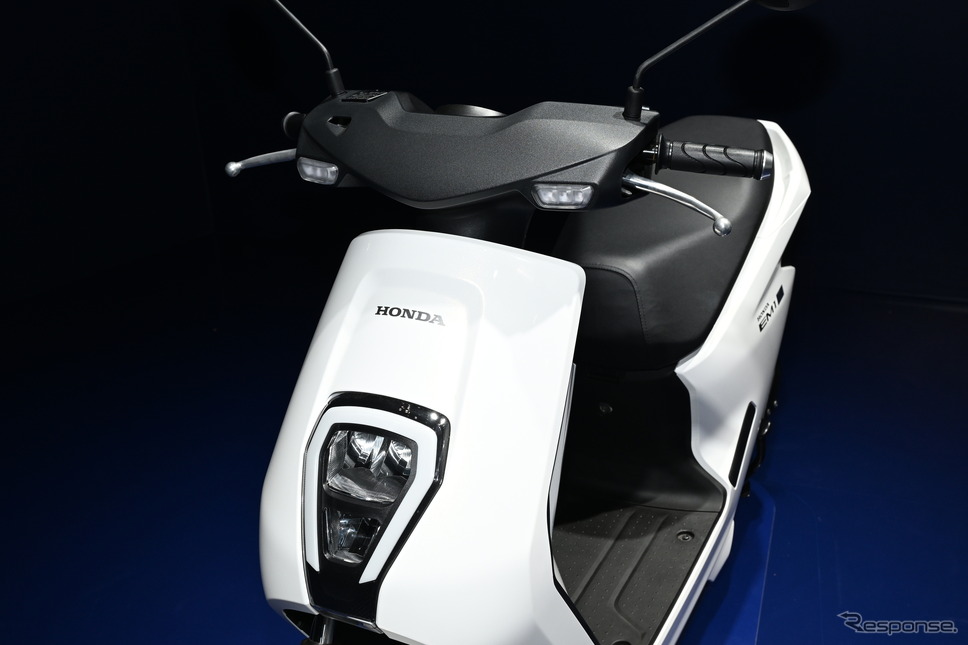 ホンダの電動スクーター EM1 e:(ジャパンモビリティショー2023)《写真撮影 安藤貴史》