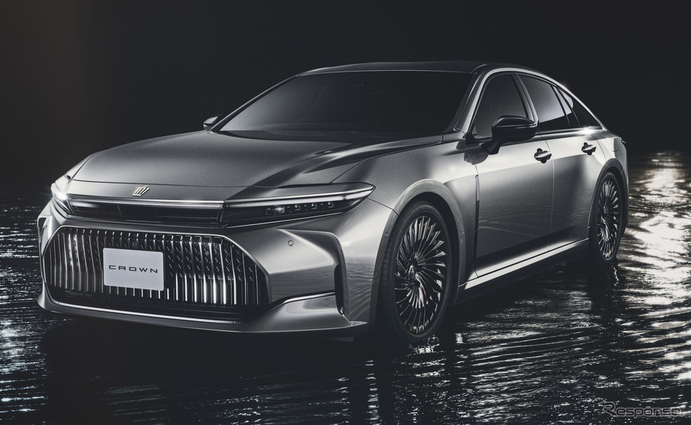トヨタ クラウンセダン Z（ハイブリッド車）（プレシャスメタル）＜オプション装着車＞《写真提供 トヨタ自動車》