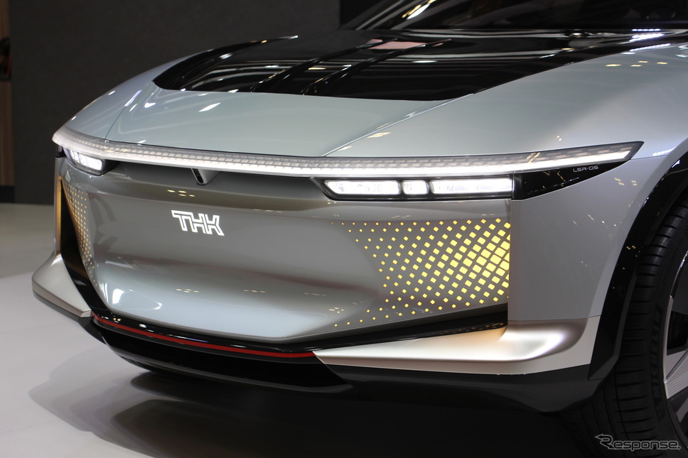 THKが出展した、EVクロスオーバーのプロトタイプ『LSR-05』(ジャパンモビリティショー2023)《写真撮影 吉田瑶子》