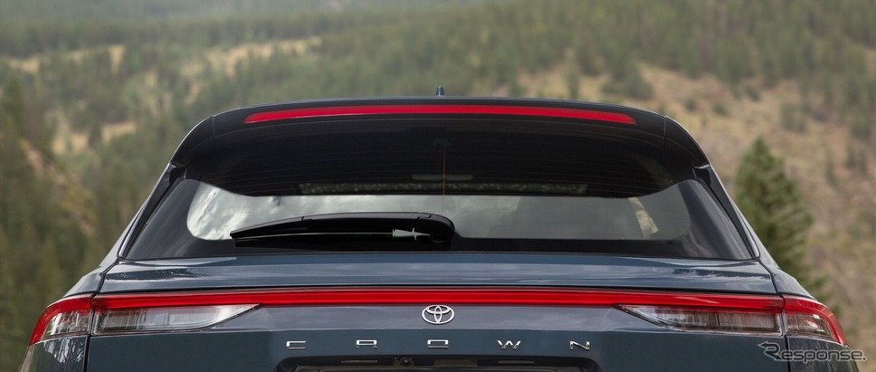 トヨタ・クラウン SUV のティザー写真《photo by Toyota》