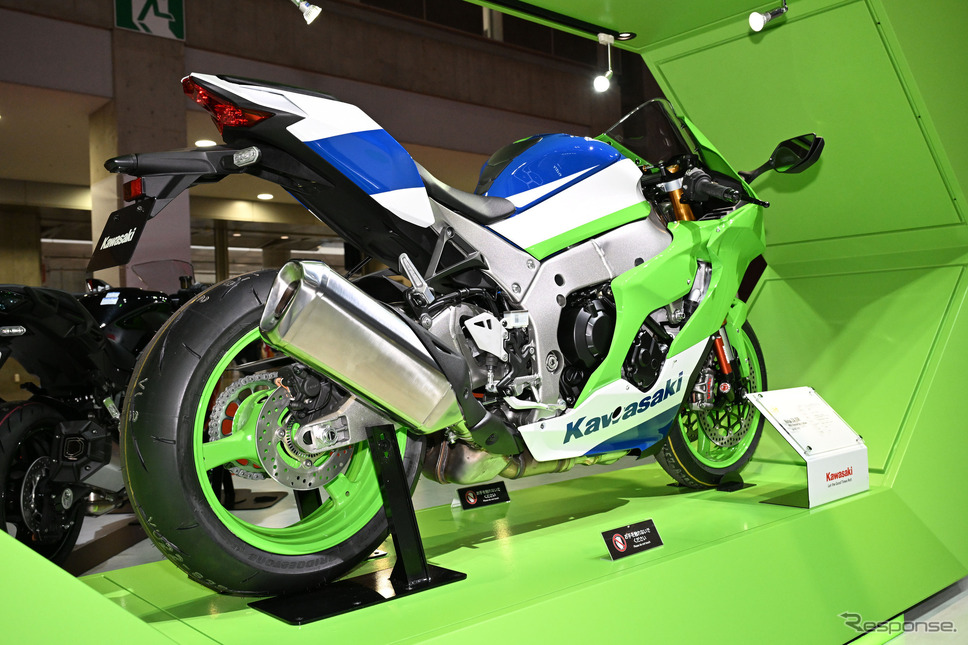 Ninja ZX-10R 40th Anniversary Edition（ジャパンモビリティショー2023）《写真提供 ジャパンモビリティショー2023事務局》