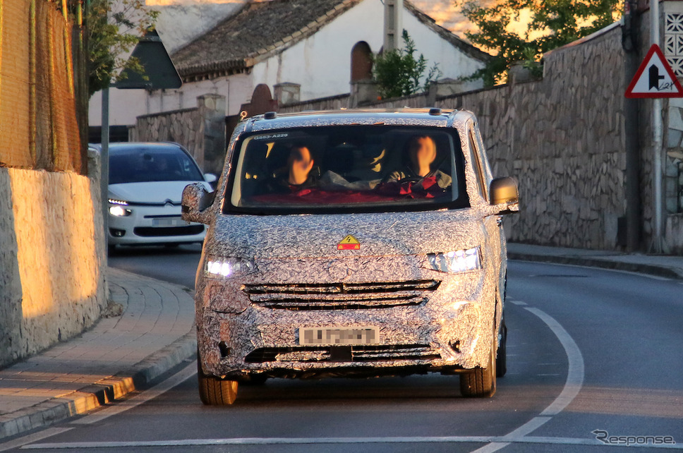 VW トランスポーター 次期型プロトタイプ(スクープ写真)《APOLLO NEWS SERVICE》