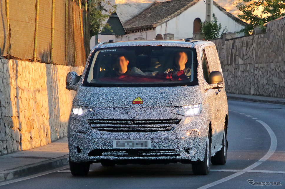 VW トランスポーター 次期型プロトタイプ(スクープ写真)《APOLLO NEWS SERVICE》