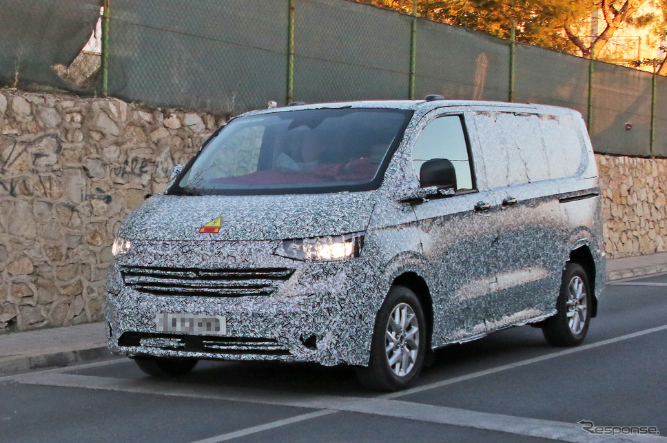 VW トランスポーター 次期型プロトタイプ(スクープ写真)《APOLLO NEWS SERVICE》