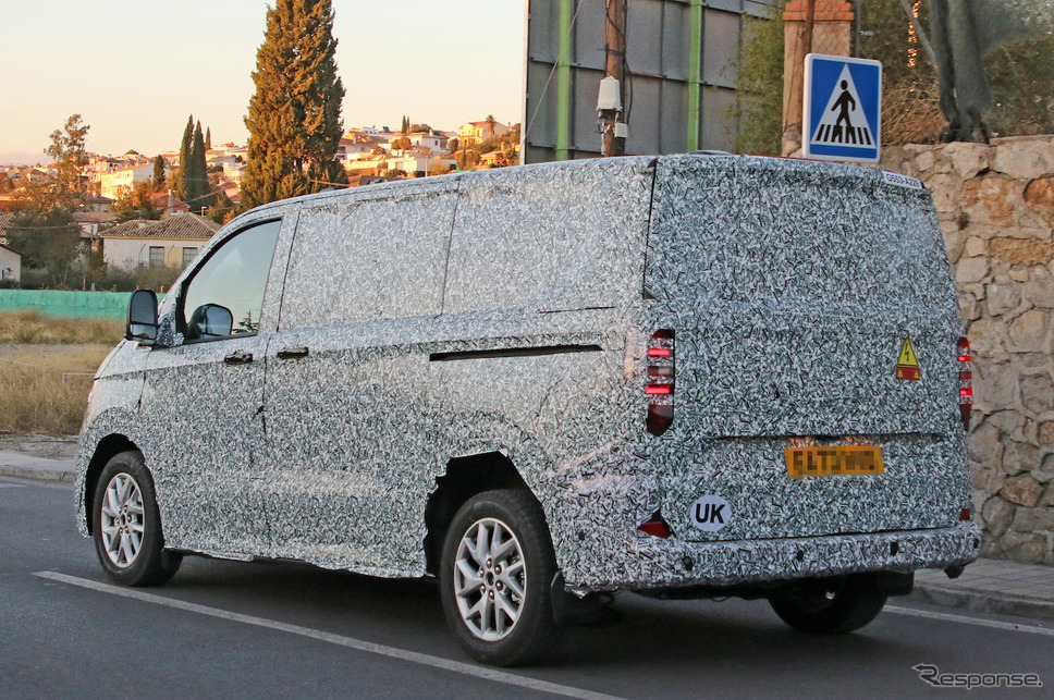 VW トランスポーター 次期型プロトタイプ(スクープ写真)《APOLLO NEWS SERVICE》