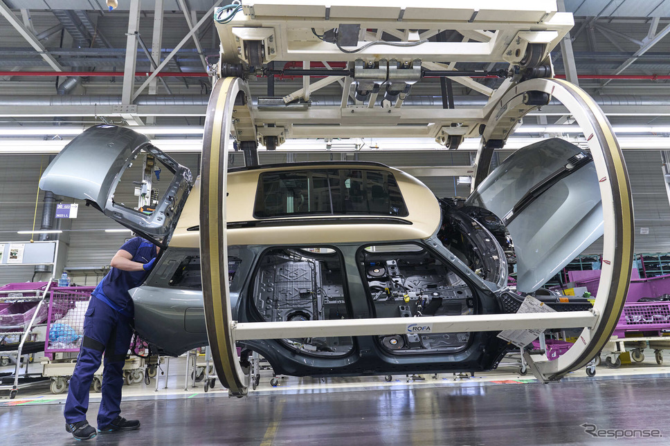 BMWグループの独ライプツィヒ工場で生産を開始したMINI カントリーマン（クロスオーバー）新型《photo by MINI》