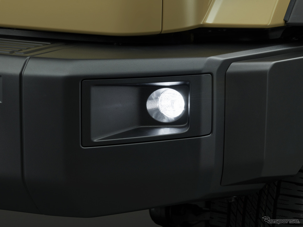 バンパー埋込式LEDフロントフォグランプ《写真提供 トヨタ自動車》