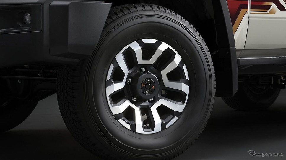 トヨタ・ランドクルーザー 70 改良新型の「ハードトップ3ドア」（UAE仕様）《photo by Toyota》
