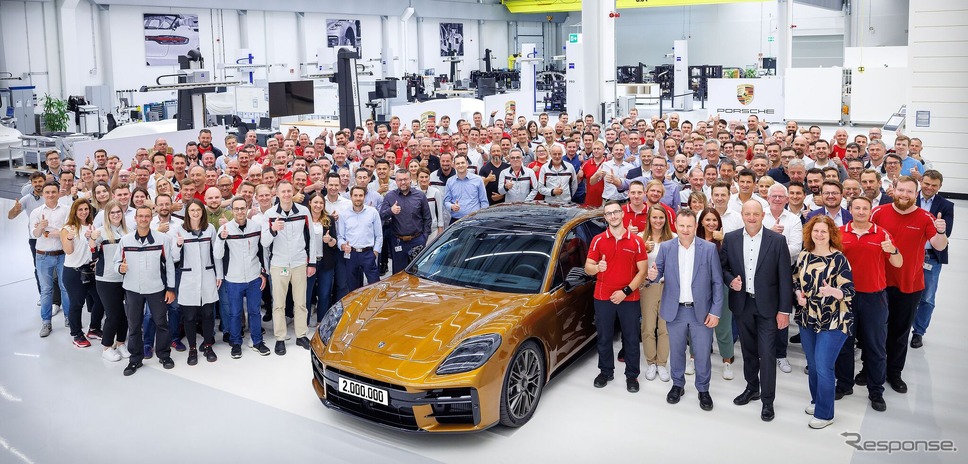 ポルシェのドイツ・ライプツィヒ工場で生産を開始した パナメーラ 新型《photo by Porsche》