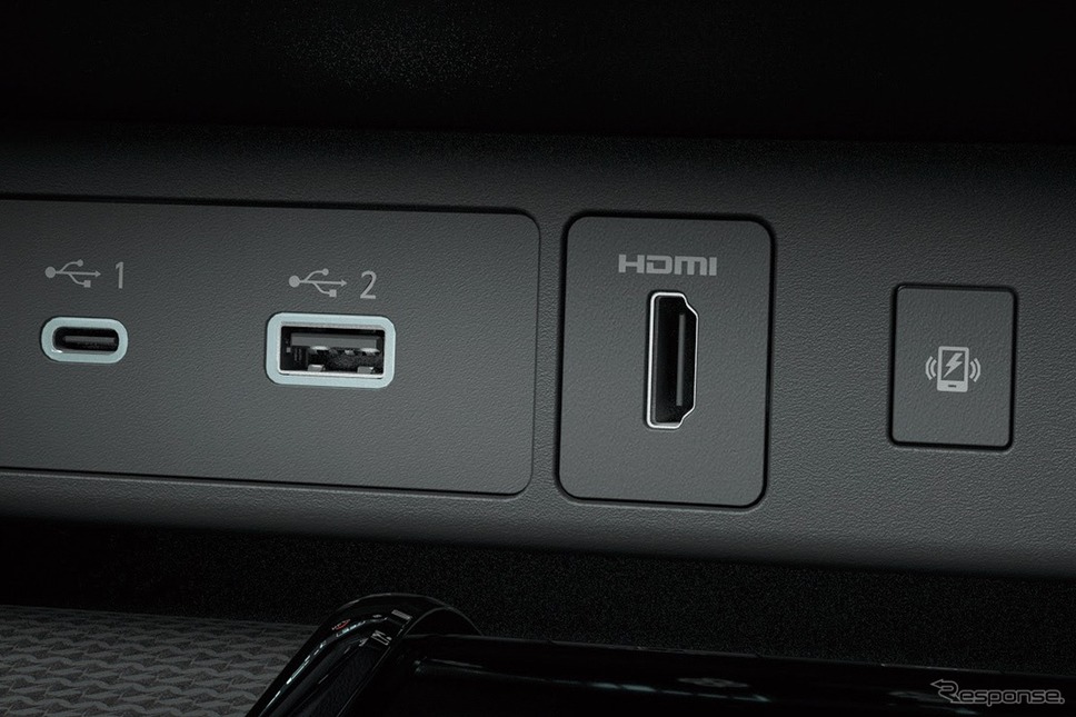 三菱 アウトランダーPHEV HDMIポート《写真提供：三菱自動車工業》