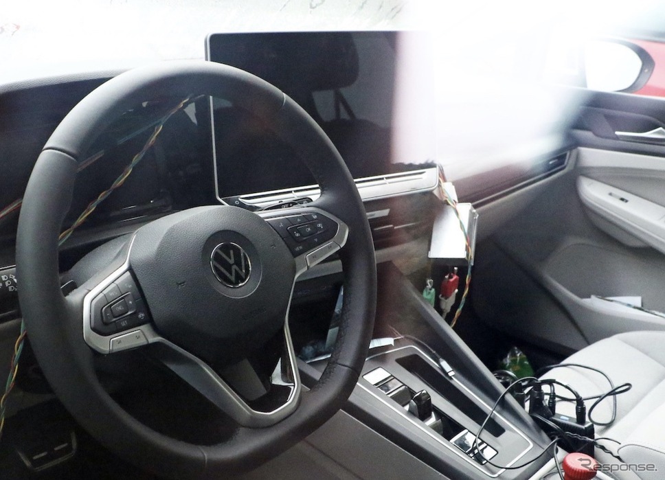 VW ゴルフヴァリアント  改良新型プロトタイプ（スクープ写真）《APOLLO NEWS SERVICE》