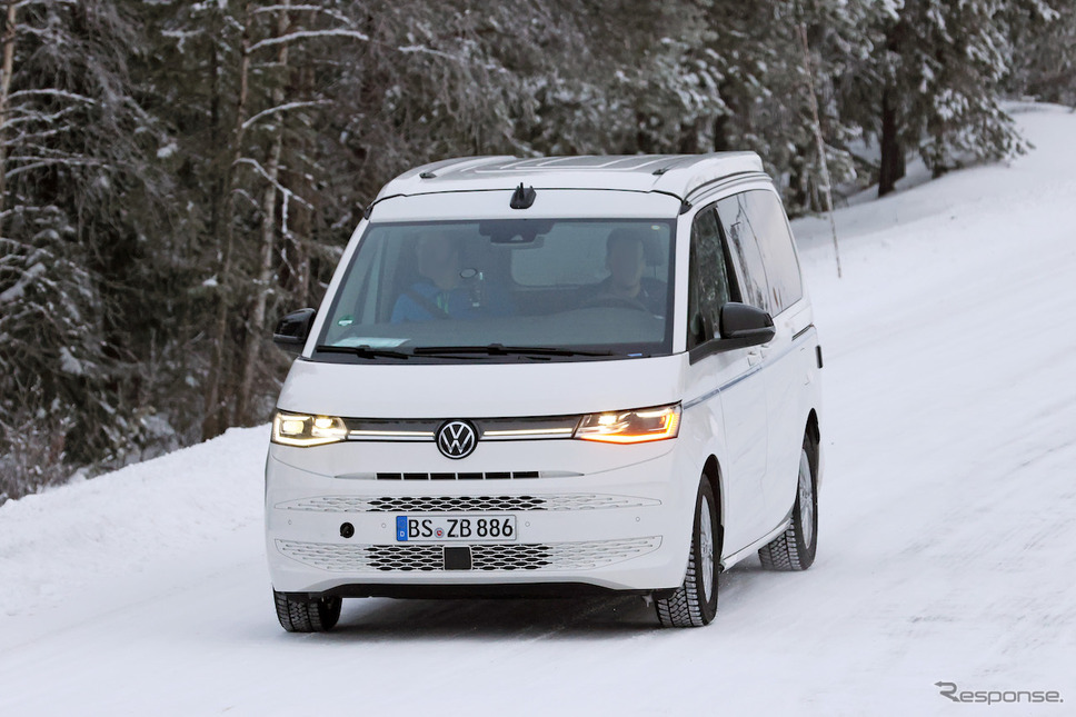 VW カリフォルニア PHEV プロトタイプ(スクープ写真)《APOLLO NEWS SERVICE》