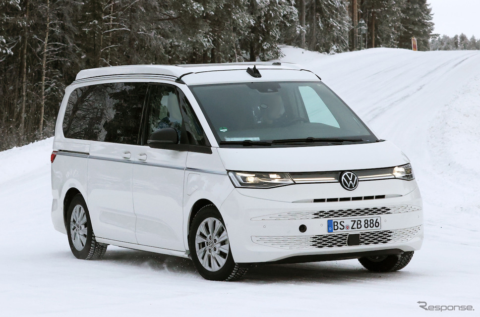 VW カリフォルニア PHEV プロトタイプ(スクープ写真)《APOLLO NEWS SERVICE》