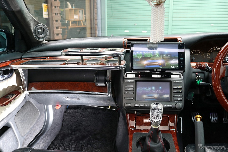 ソースユニットにはKENWOODのフローティングナビをチョイス《写真撮影 土田康弘》