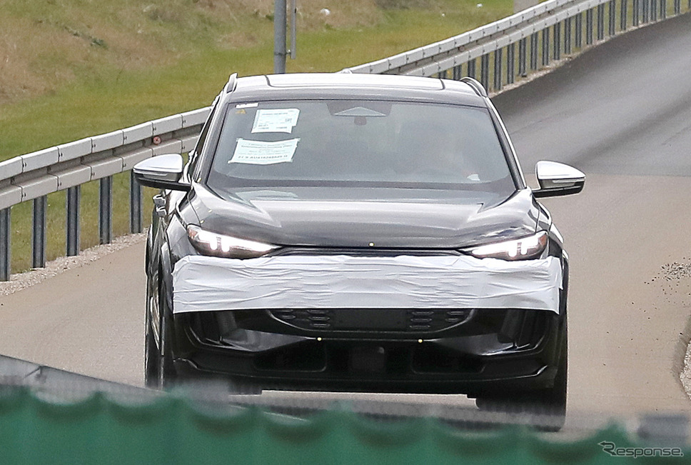 アウディ Q6 e-tron 市販型プロトタイプ(スクープ写真)《APOLLO NEWS SERVICE》