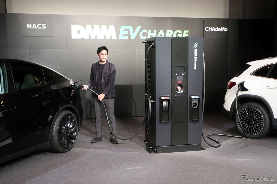 DMM EV CHARGE：NACS・CHAdeMO対応ダブルガン充電器発表《写真提供 DMM.com広報》