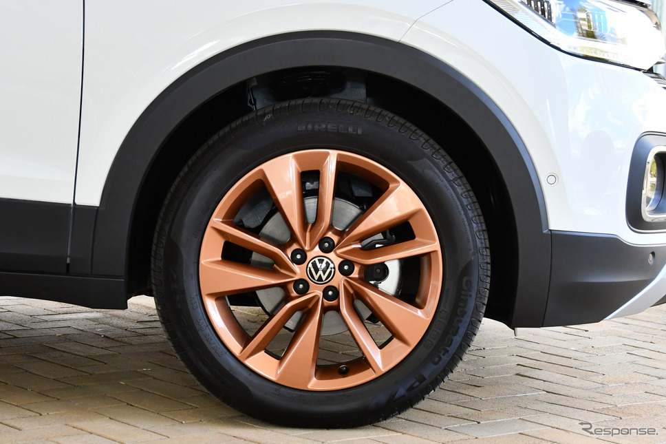 VW Tクロス カッパースタイルのエクステリアで最大の特徴は、カッパー（銅）色のホイール《写真撮影 諸星陽一》