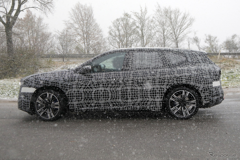 BMW iX3 後継モデルの「ノイエ・クラッセSUV」プロトタイプ（スクープ写真）《APOLLO NEWS SERVICE》