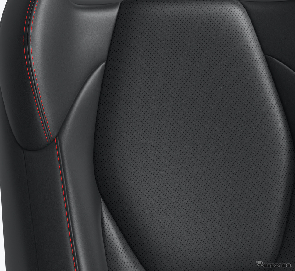 スポーツシート（シート表皮：スポーツレザー（本革）、内装色：ブラック＆センシュアルレッド）《写真提供 トヨタ自動車》