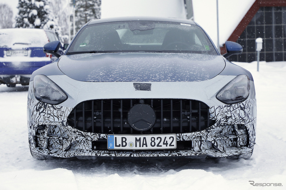メルセデスAMG GT 53 プロトタイプ(スクープ写真)《APOLLO NEWS SERVICE》