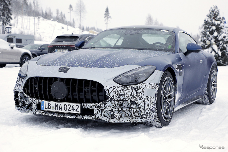 メルセデスAMG GT 53 プロトタイプ(スクープ写真)《APOLLO NEWS SERVICE》