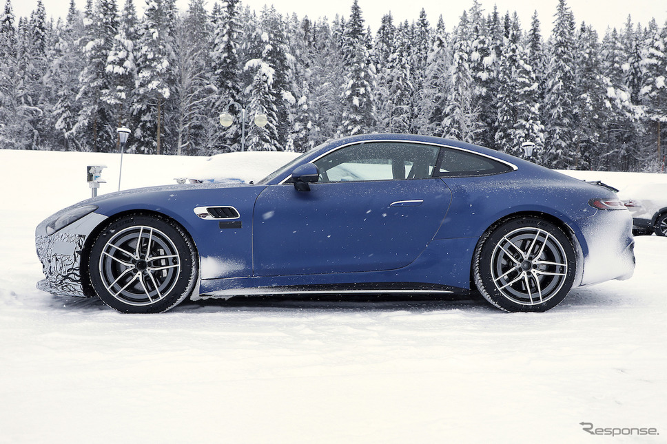 メルセデスAMG GT 53 プロトタイプ(スクープ写真)《APOLLO NEWS SERVICE》