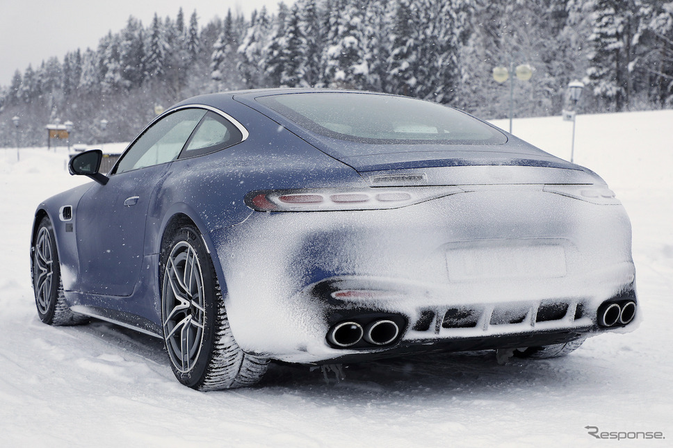 メルセデスAMG GT 53 プロトタイプ(スクープ写真)《APOLLO NEWS SERVICE》