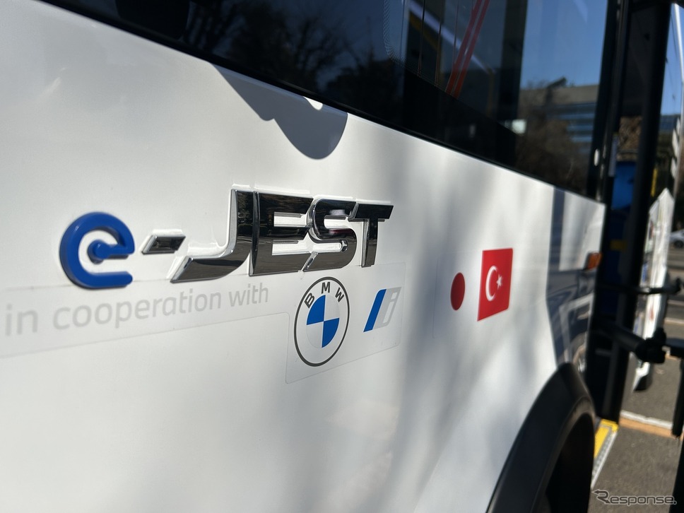KARSANの小型ノンステップ電気バス「e-JEST」《写真撮影 宮崎壮人》