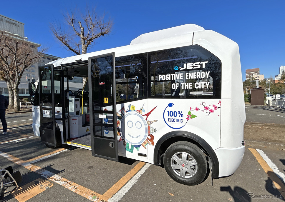 KARSANの小型ノンステップ電気バス「e-JEST」《写真撮影 宮崎壮人》