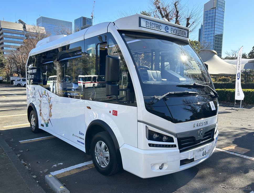 KARSANの小型ノンステップ電気バス「e-JEST」《写真撮影 宮崎壮人》
