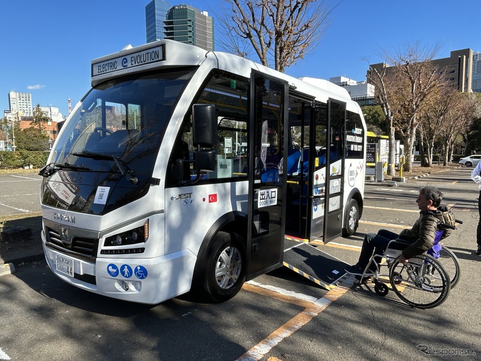 KARSANの小型ノンステップ電気バス「e-JEST」《写真撮影 宮崎壮人》