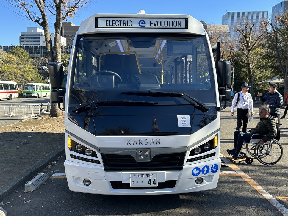 KARSANの小型ノンステップ電気バス「e-JEST」《写真撮影 宮崎壮人》
