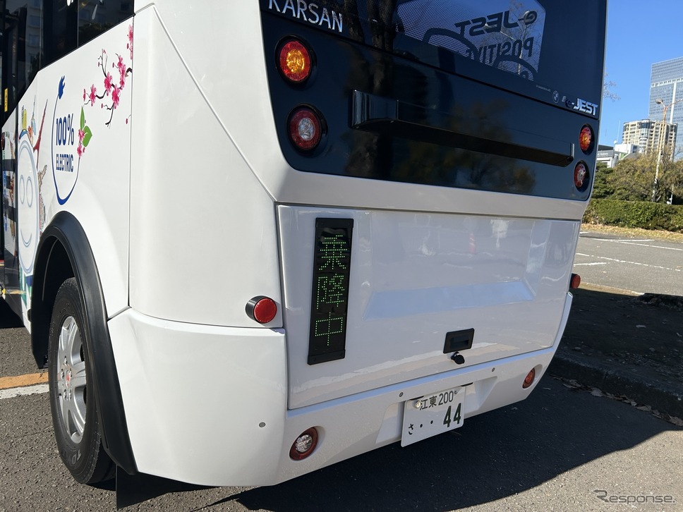 KARSANの小型ノンステップ電気バス「e-JEST」《写真撮影 宮崎壮人》