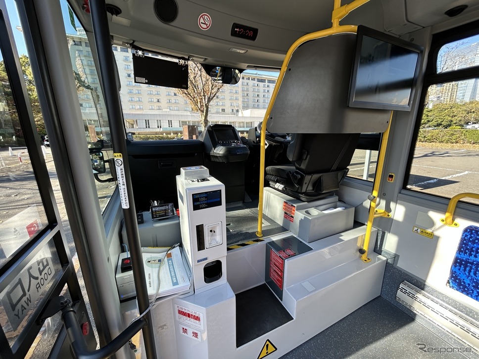 KARSANの小型ノンステップ電気バス「e-JEST」《写真撮影 宮崎壮人》