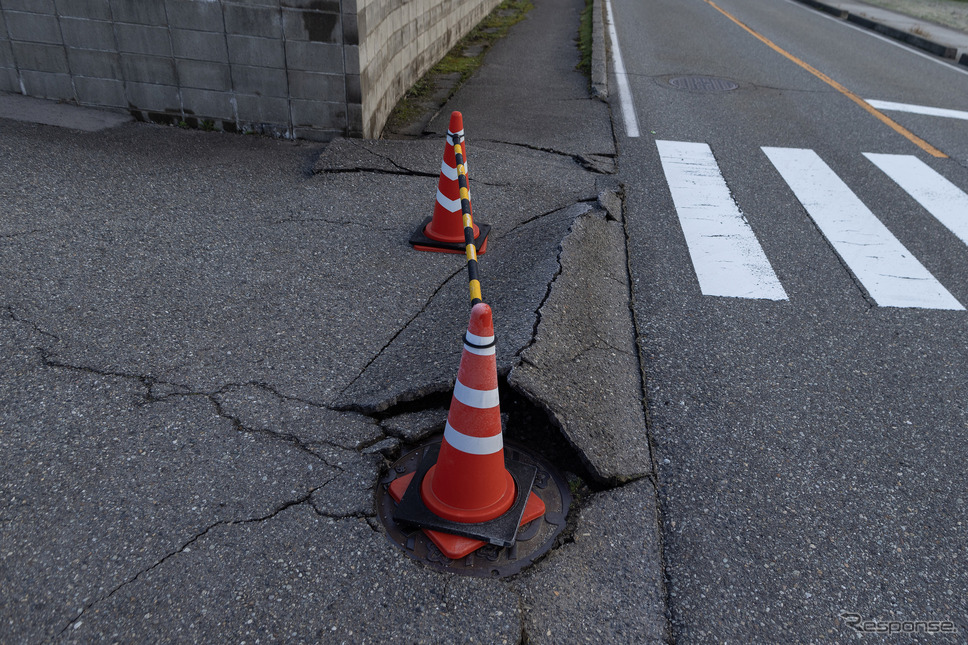 能登半島地震(1月2日、石川県七尾市)《Photo by Buddhika Weerasinghe/Getty Images News/ゲッティイメージズ》