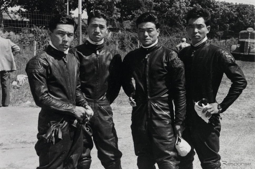 マン島TT参戦ライダー（1959年）左から：鈴木淳三選手、谷口尚巳選手、鈴木義一選手、田中楨助選手《写真提供 ホンダ》